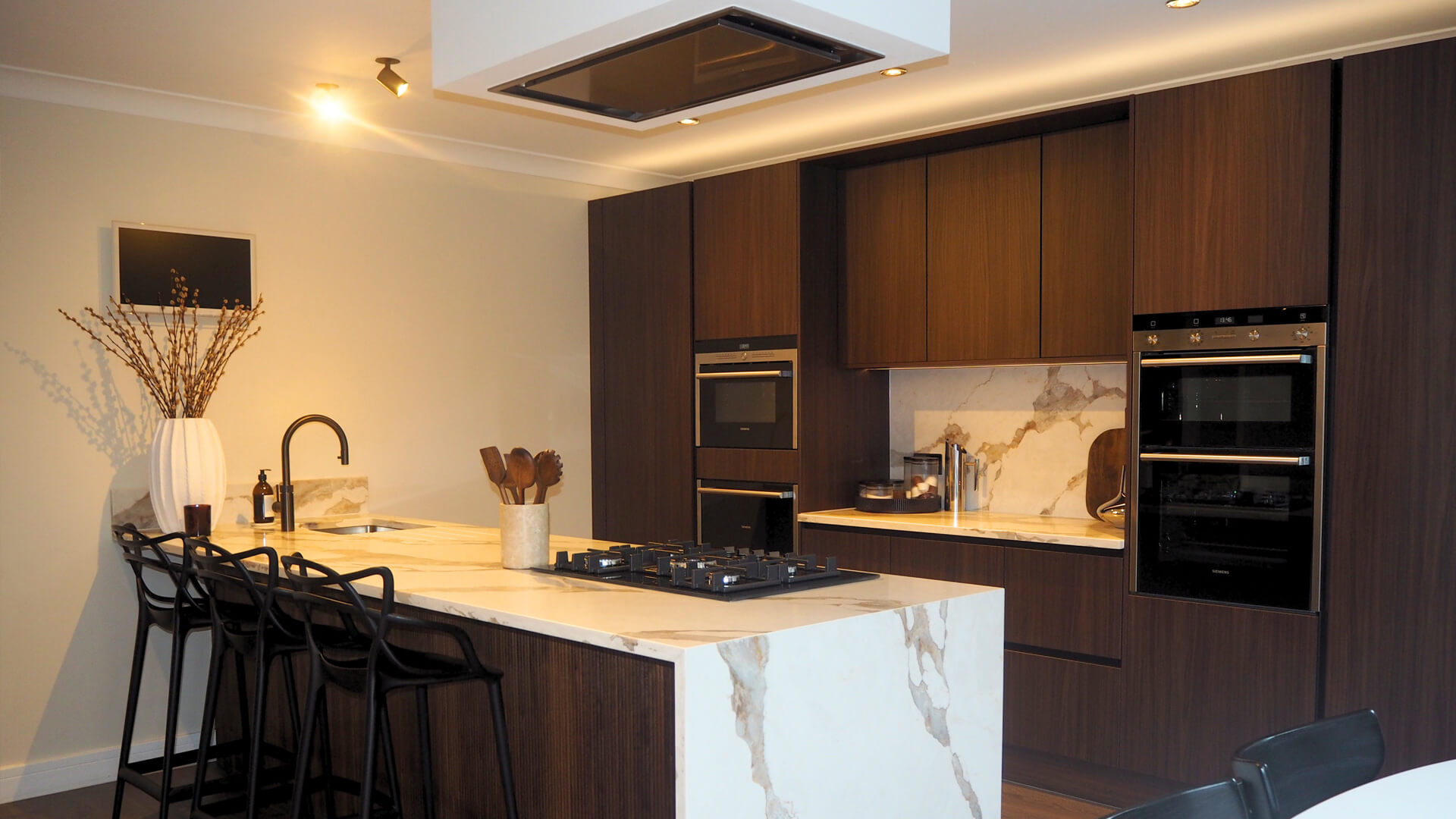 German handleless in novalux white