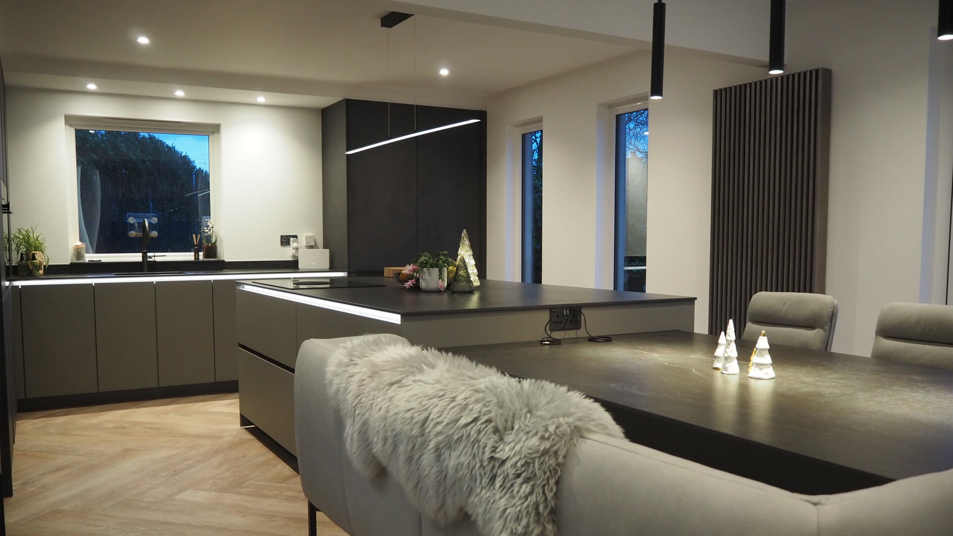 German handleless in taupe and slate grey